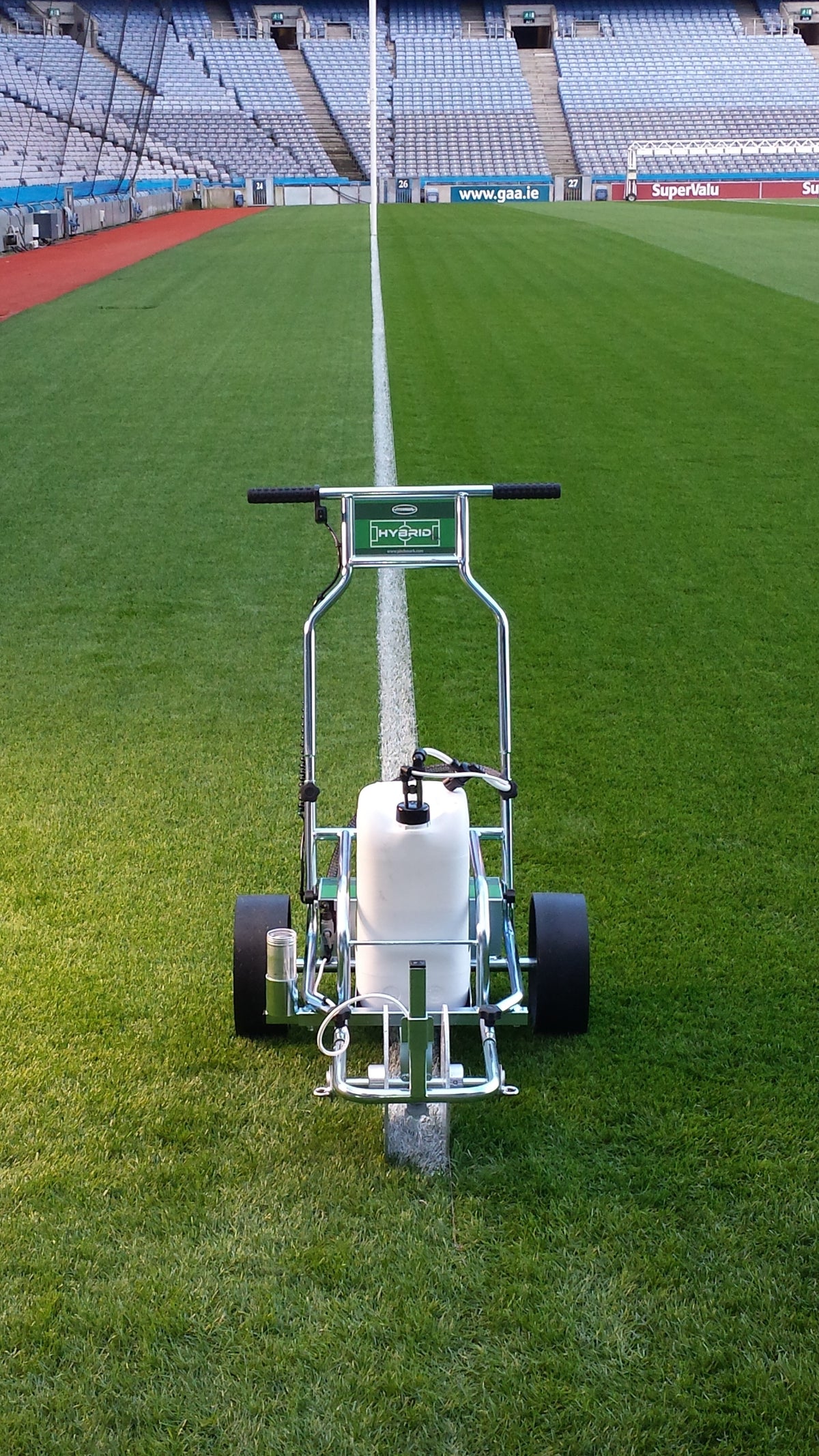 Hybrid mentre traccia un campo